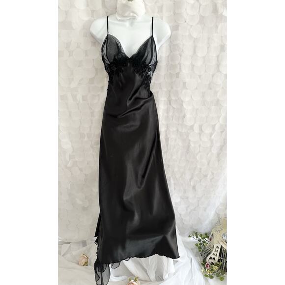 Frederick's of Hollywood Other - Elegant Black Lace Trim Nightgown